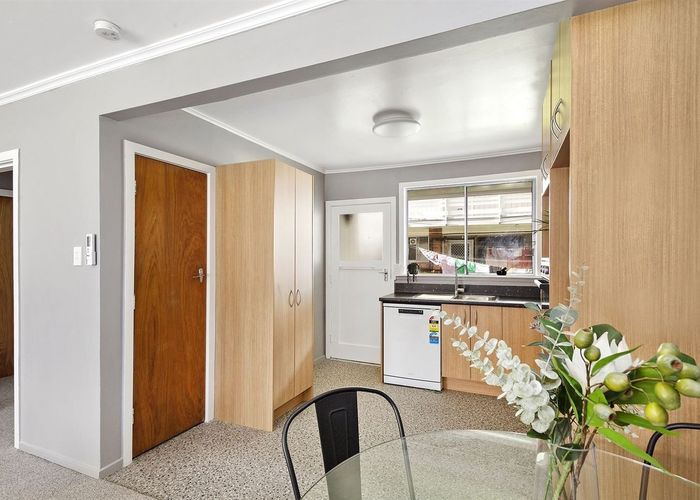  at 2/246 Main Road, Tawa, Wellington