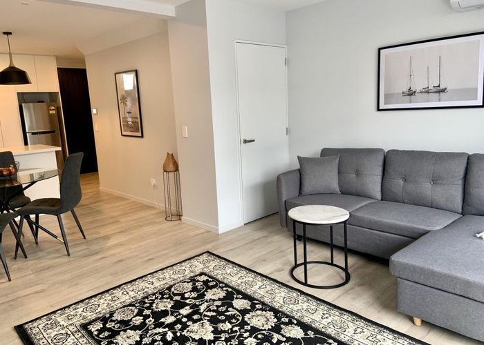  at 2/8 New Brighton Road, Shirley, Christchurch City, Canterbury