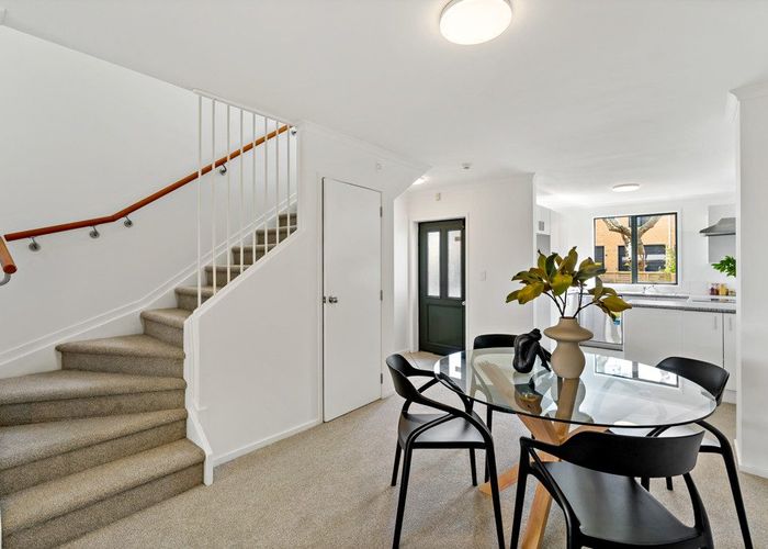  at 4 Barnea Circle, Glen Eden, Waitakere City, Auckland