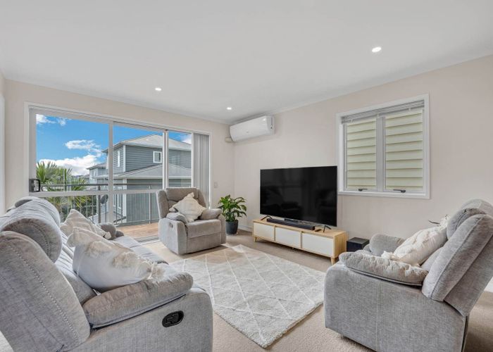  at 100 Arrowsmith Drive, Flat Bush, Manukau City, Auckland