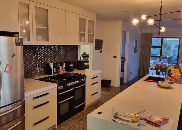  at 239 Houchens Road, Glenview, Hamilton
