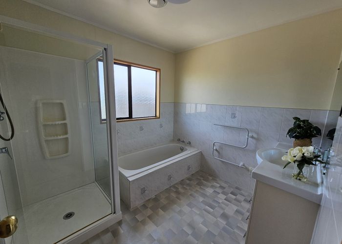 at 1/979 Beach Road INC water, Torbay, North Shore City, Auckland