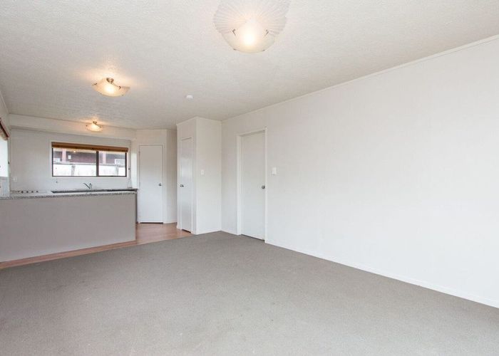  at 2/6 Miami Street, Mangere East, Manukau City, Auckland