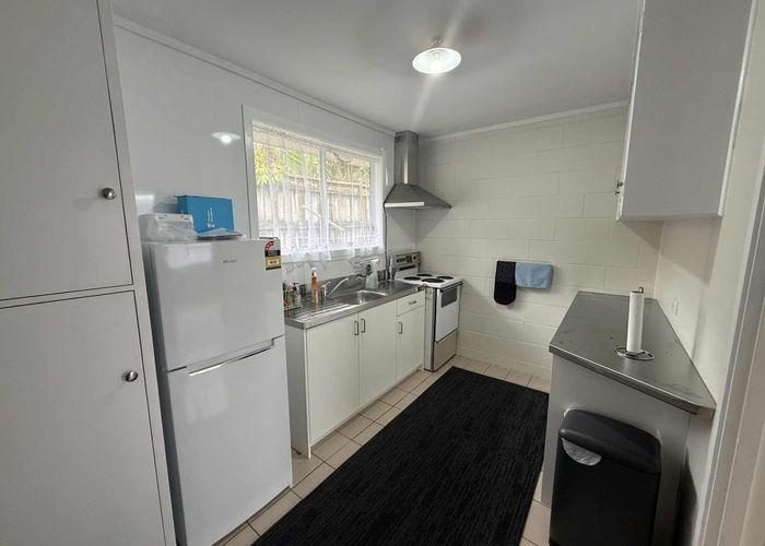  at 2/41 Willcott Street, Mount Albert, Auckland City, Auckland