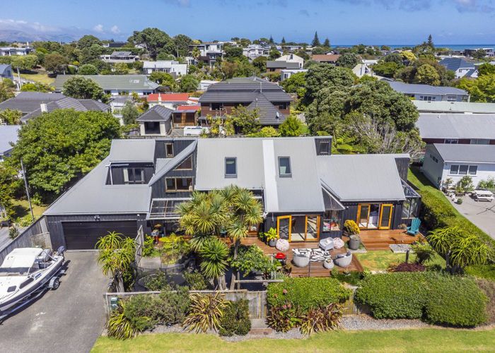  at 15 Whyte Street, Paraparaumu Beach, Kapiti Coast, Wellington