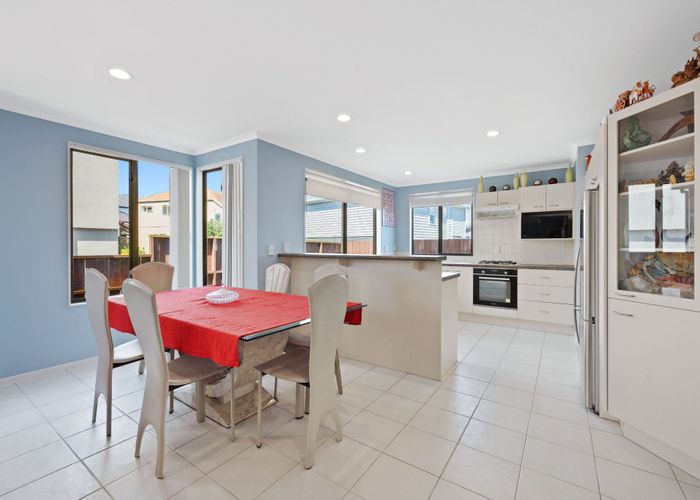  at 4/86 Ridge Road, Howick, Auckland