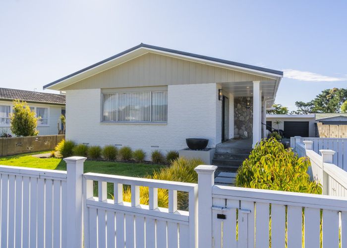  at 77 Gray Avenue, Paraparaumu Beach, Paraparaumu