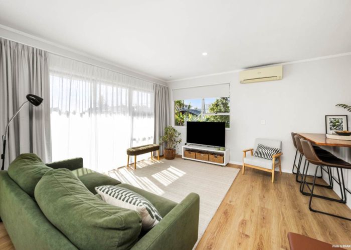  at 1/57 Fruitvale Road, New Lynn, Waitakere City, Auckland