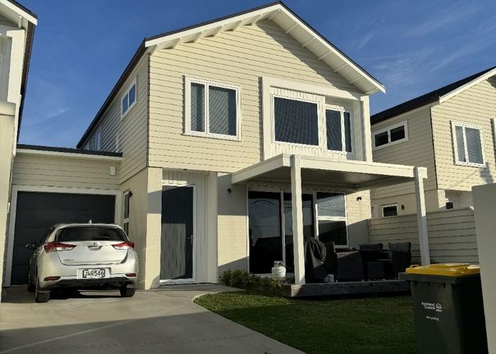  at 31 Montgomery Avenue, Rothesay Bay, Auckland