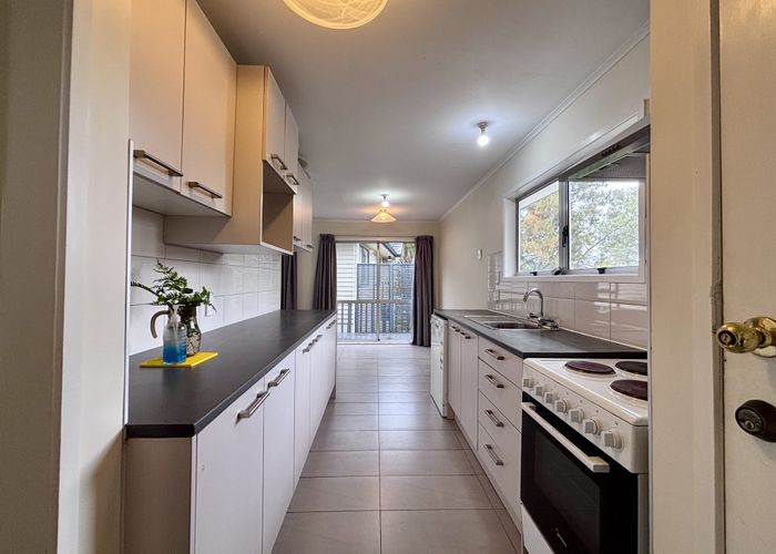  at 38 Redwood Drive, Massey, Waitakere City, Auckland