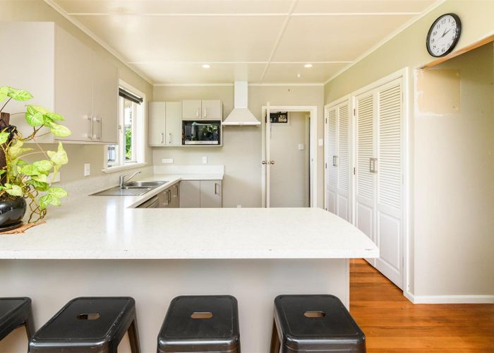  at 21 Calico Line, Marton