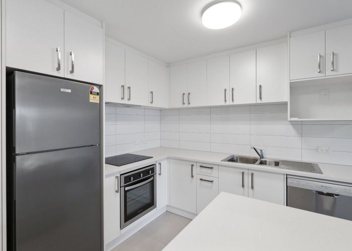  at 1B/4045 Great North Road, Kelston, Waitakere City, Auckland