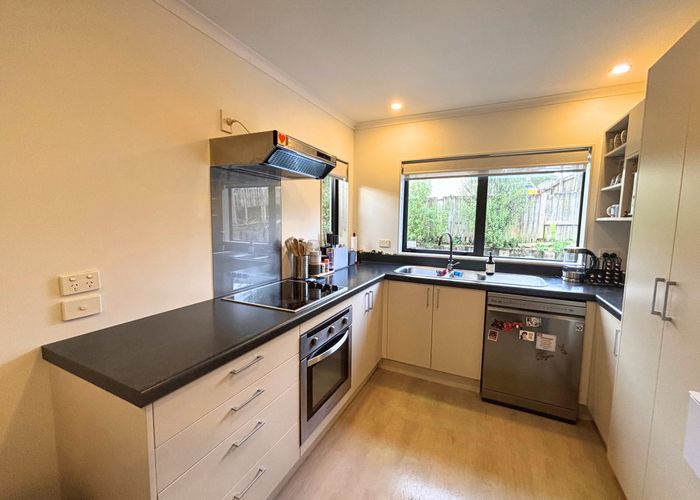  at 5D Pyramid Place, Glen Eden, Auckland