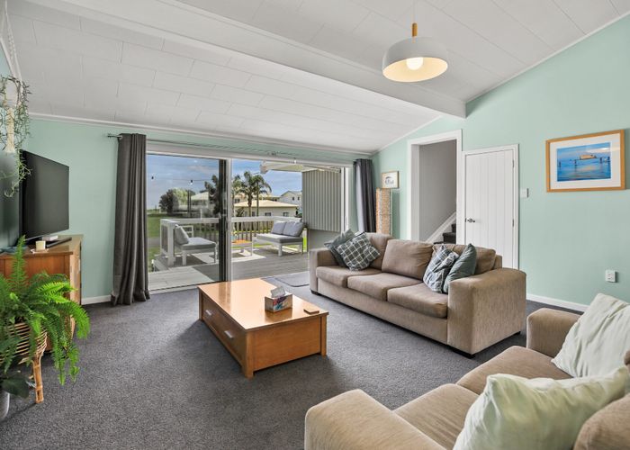  at 30 Seaview Avenue, Te Puru, Thames