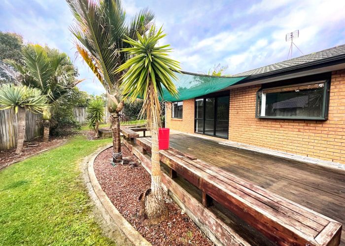  at 4 Courtvale Place, Flat Bush, Manukau City, Auckland