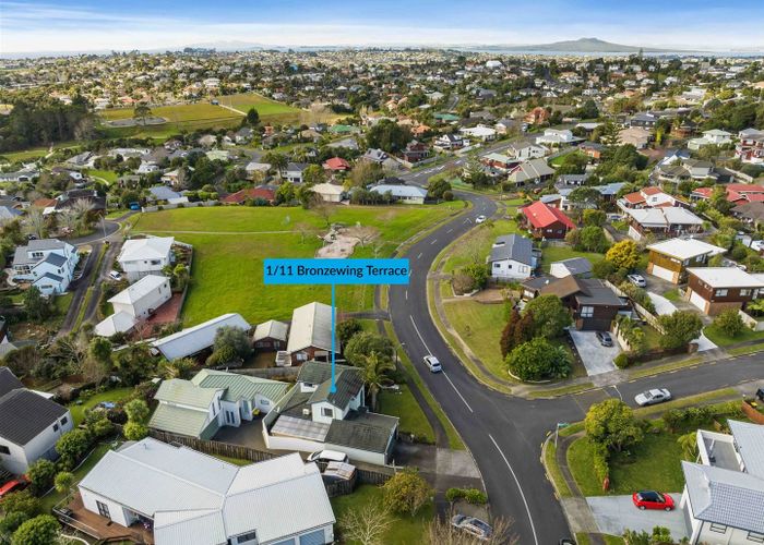 at 1/11 Bronzewing Terrace, Unsworth Heights, Auckland