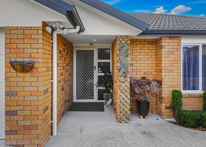  at 8 Toledo Avenue, Henderson, Waitakere City, Auckland