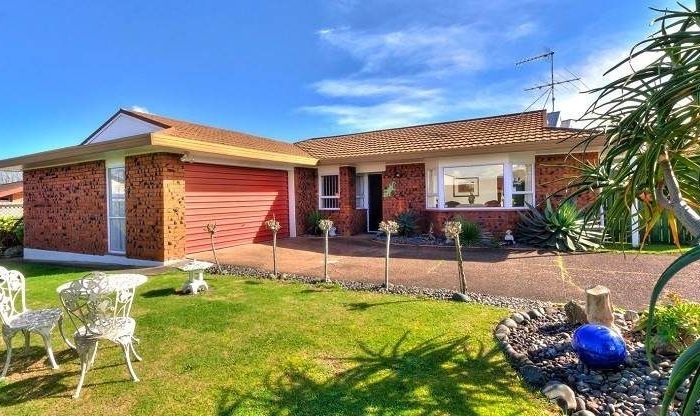  at 1/32 Booralee Avenue, Botany Downs, Manukau City, Auckland