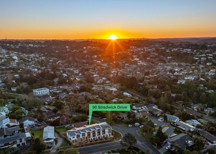  at 8/90 Stredwick Drive, Torbay, North Shore City, Auckland
