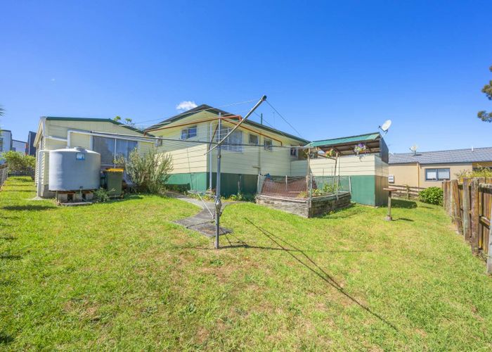  at 79 Oreil Avenue, West Harbour, Waitakere City, Auckland