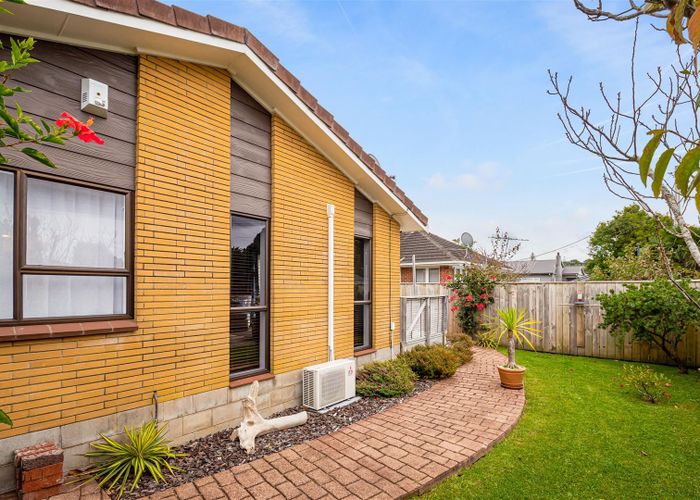  at 1/10 Hillcrest Avenue, Hillcrest, Auckland