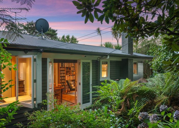  at 19 West Lynn Road, Titirangi, Waitakere City, Auckland