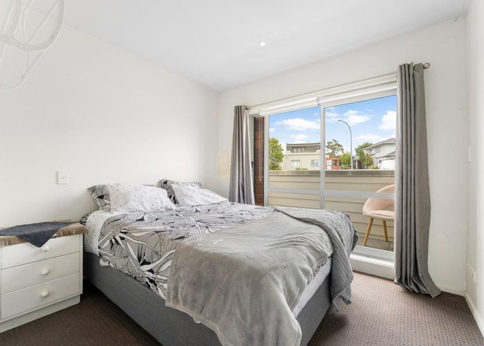  at E14/71 Spencer Road, Oteha, North Shore City, Auckland