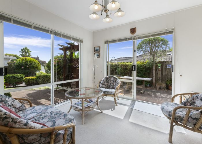  at 1/61 Wiltshire Place, Somerville, Manukau