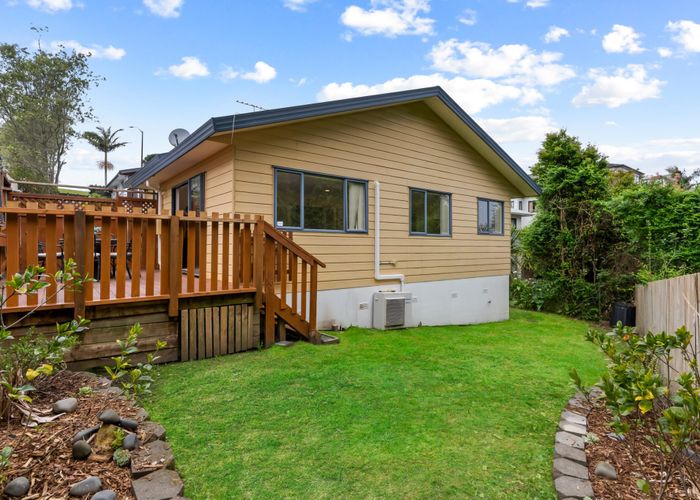  at 2/894 East Coast Road, Northcross, North Shore City, Auckland