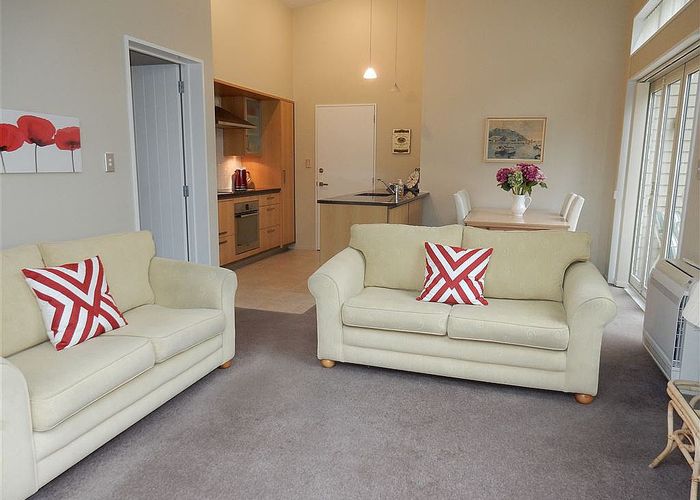  at 2/43 Main Road, Redcliffs, Christchurch City, Canterbury
