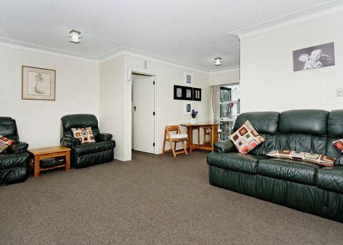  at 1/17 Woodward Road, Mount Albert, Auckland