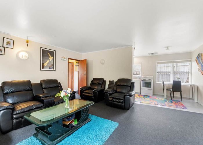  at 2/81 Christmas Road, Manurewa, Manukau City, Auckland