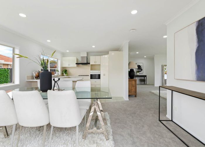  at 8  Willowbank Close, East Tamaki Heights, Manukau City, Auckland