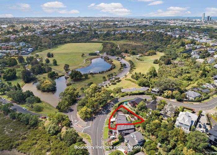  at 2/13 Sylvan Avenue, Northcote, Auckland