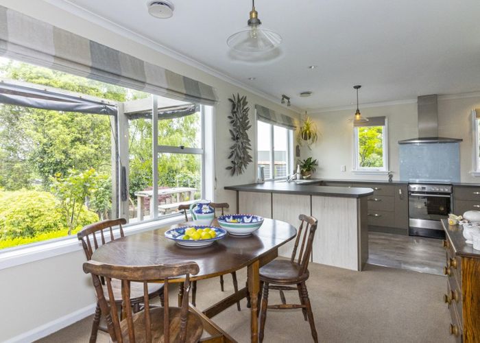  at 196 Downs Road, Geraldine Downs