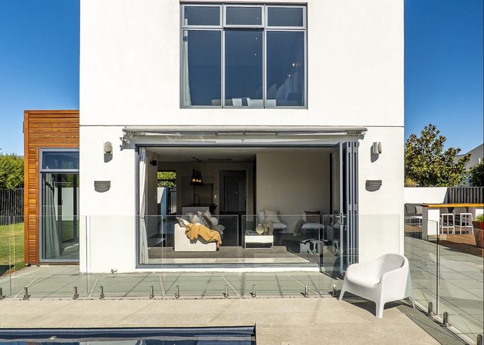  at 3 Millpond Place, Parklands, Christchurch