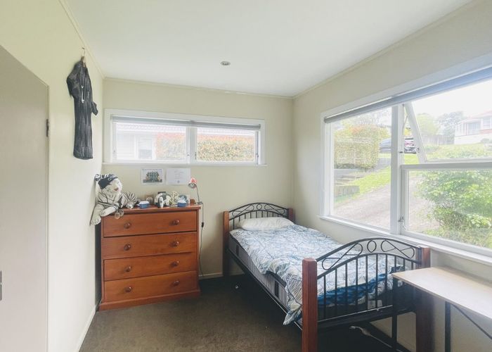  at 9 Dolbear street, Titirangi, Waitakere City, Auckland