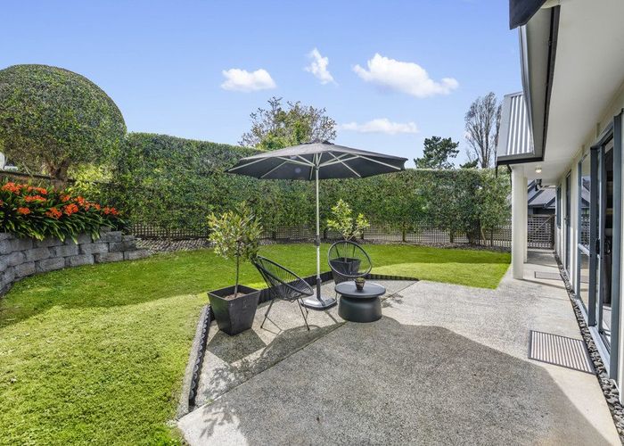  at 2/11 Panorama Road, Mount Wellington, Auckland