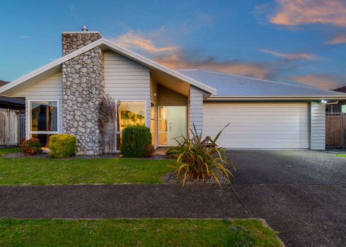  at 10 Tarn Close, Pyes Pa, Tauranga