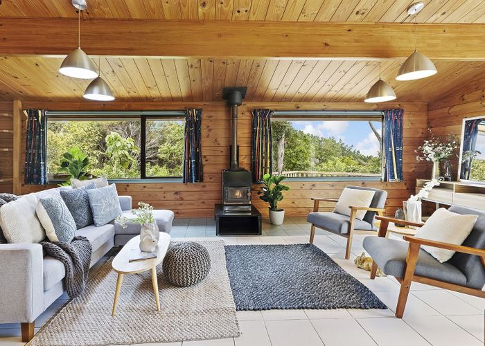  at 72 Gordon Road, Plimmerton, Porirua