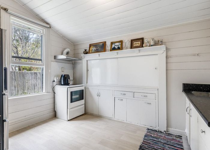  at 18 Denman Street, Sumner, Christchurch City, Canterbury