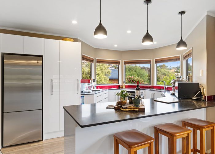  at 10 West Ridge Drive, Western Heights, Hamilton