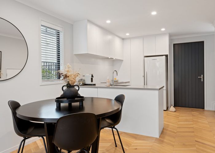 For sale 10 Patariki Way, Beach Haven, North Shore City, Auckland