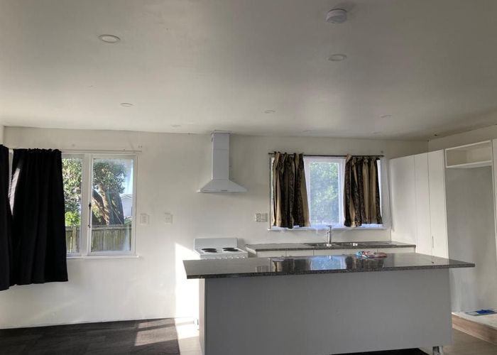  at 32 Hain Avenue, Mangere East, Auckland