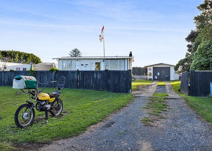  at 215 Kakaramea Road, Patea