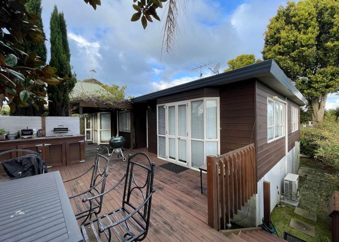  at 11A Sunnynook Road, Forrest Hill, North Shore City, Auckland