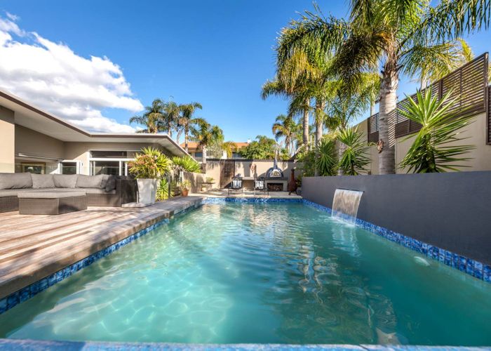  at 8 Intrepid Crescent, Beachlands, Manukau City, Auckland