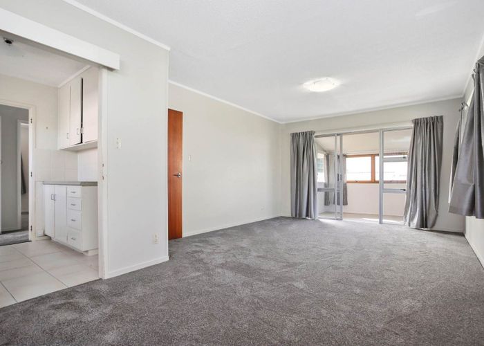  at 4/38 Onepoto Road, Hauraki, North Shore City, Auckland