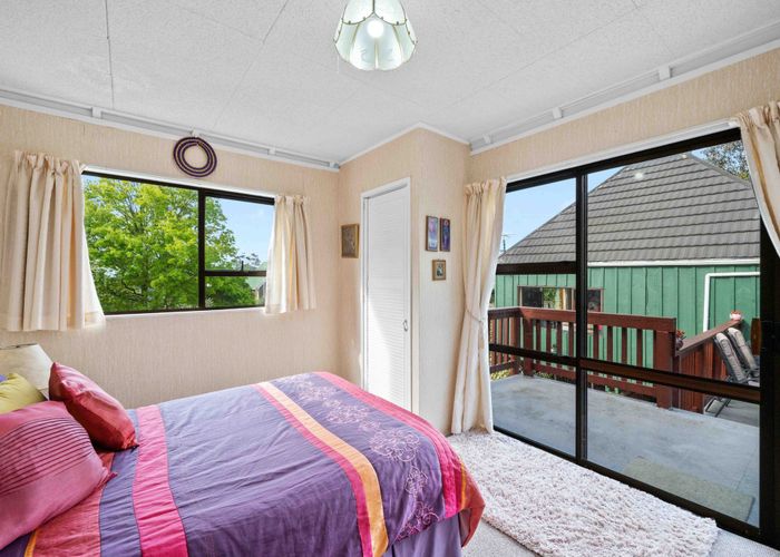  at 48 Pokapu Street, Titirangi, Auckland