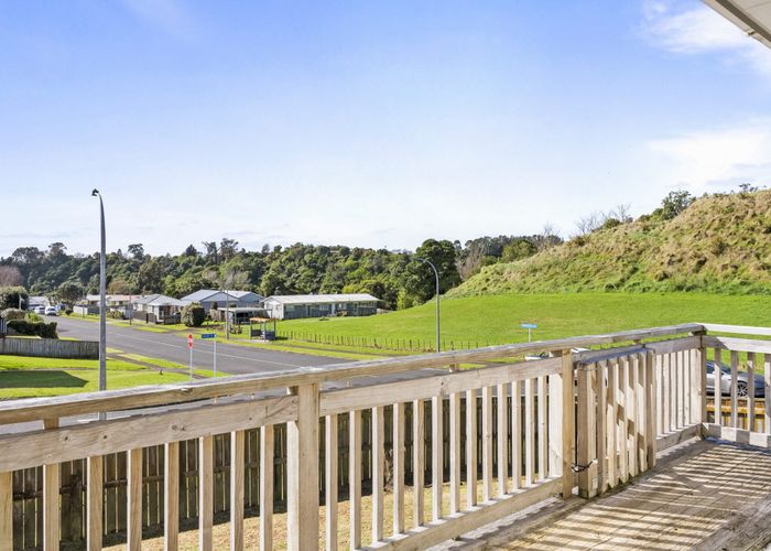  at 43 Riversdale Drive, Merrilands, New Plymouth
